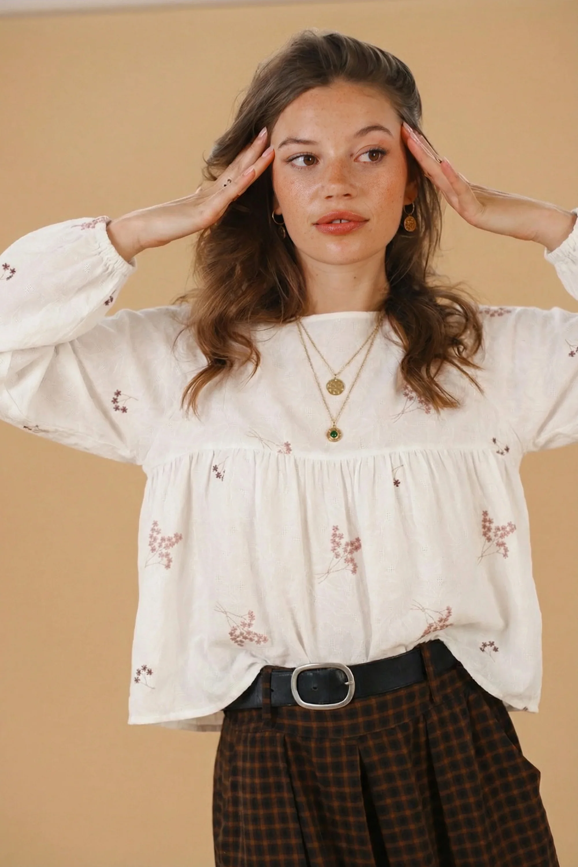 Top Rae White Blossoms - Image 2