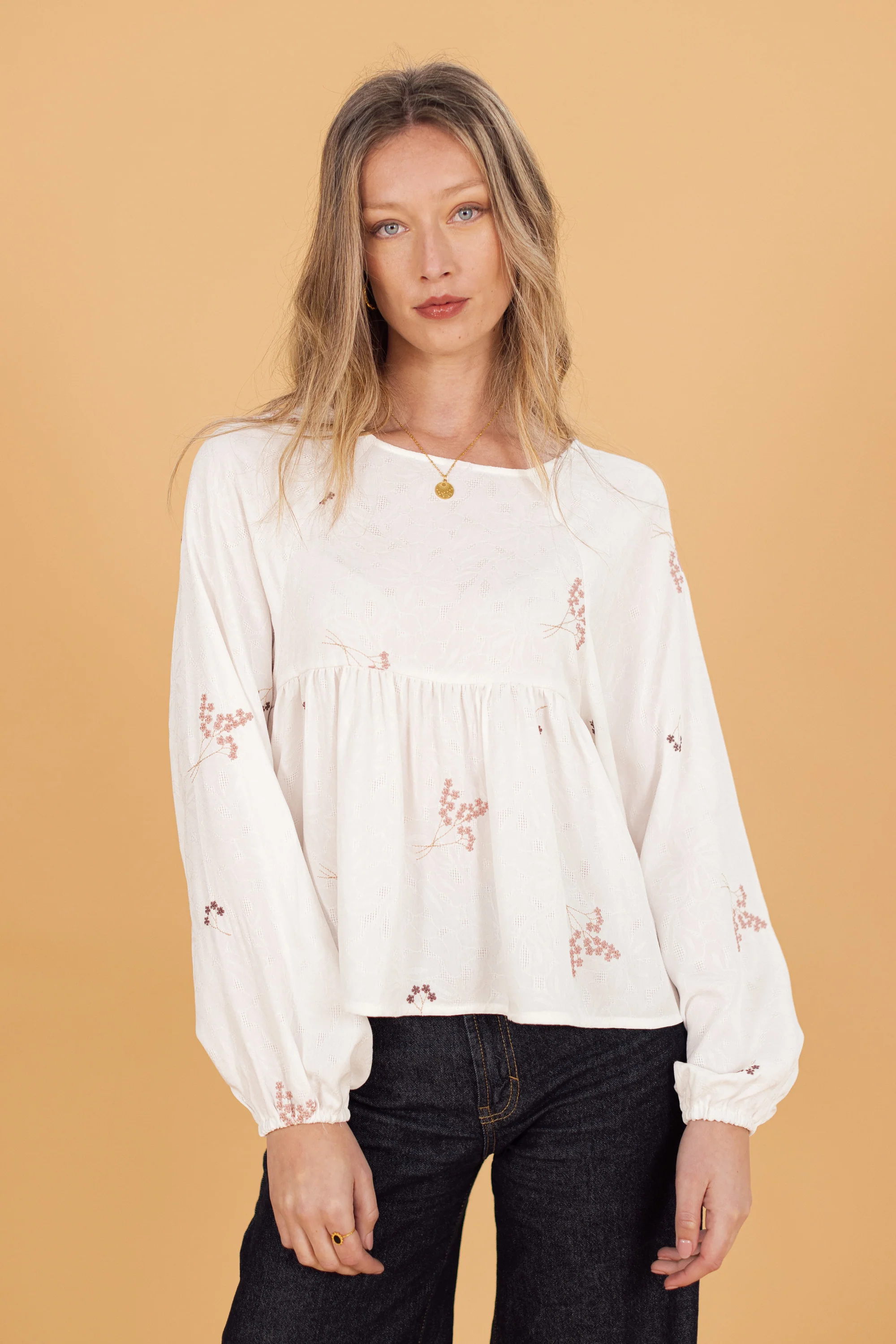 Top Rae White Blossoms - Image 4
